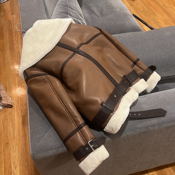 🆕 Kat Belted Shearling Jacket In Brown WALTER BAKER - Picture 8 of 8